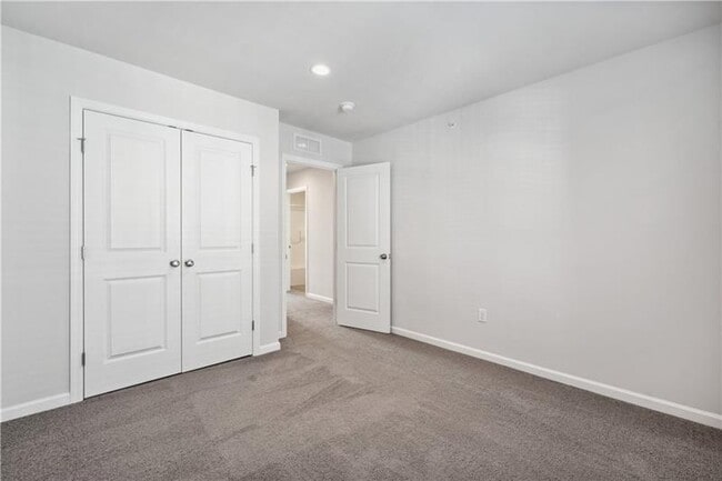 Building Photo - 167 Gress Rd