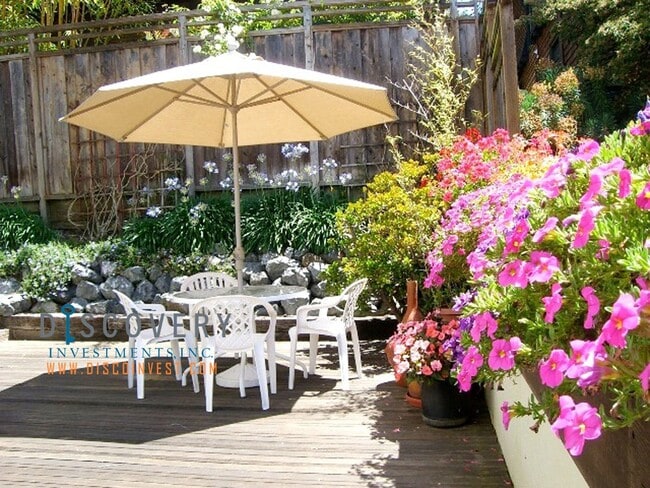 Building Photo - Traditional Six Bedroom Home with Exceptional SF Bay Views with In Law Unit