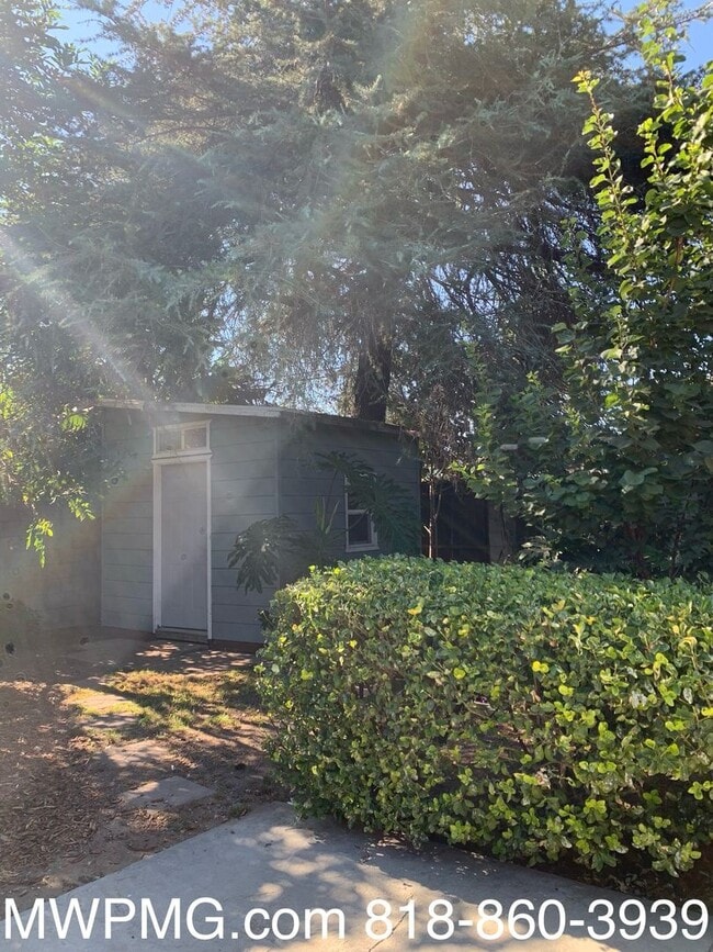 Building Photo - Available NOW for Lease! 3BR/2BA Located in the heart of North Hills