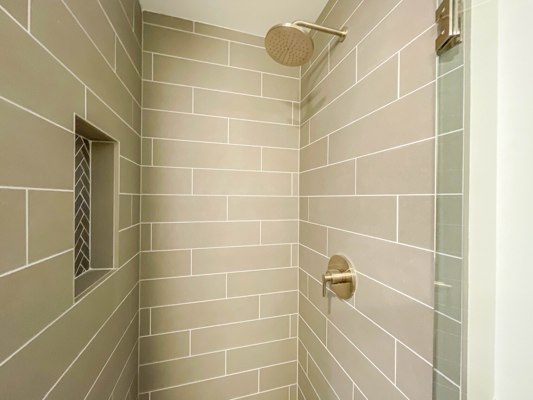 Building Photo - 5 India St