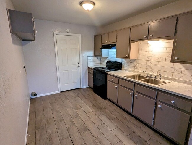 Primary Photo - Anderson