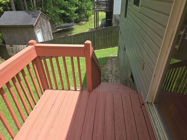 Building Photo - 3 Bed 2bath house off of Hard Scrabble Rd ...