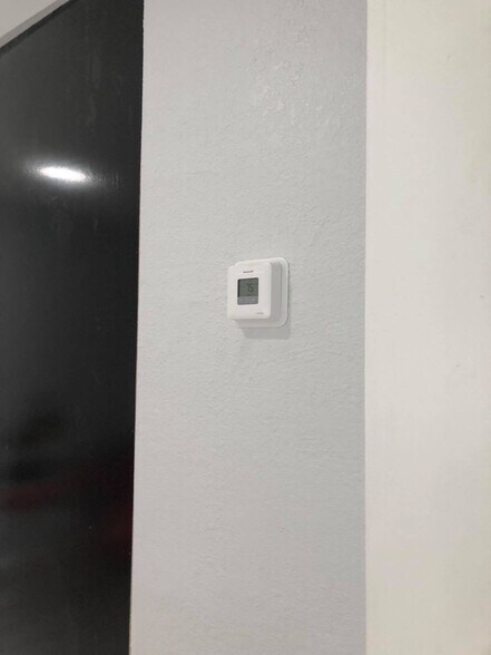 Building Photo - 634 SE 4th Pl