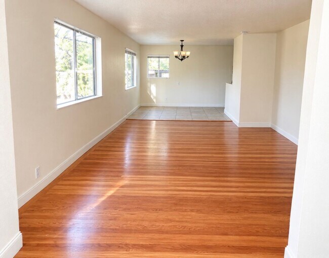 Building Photo - 277