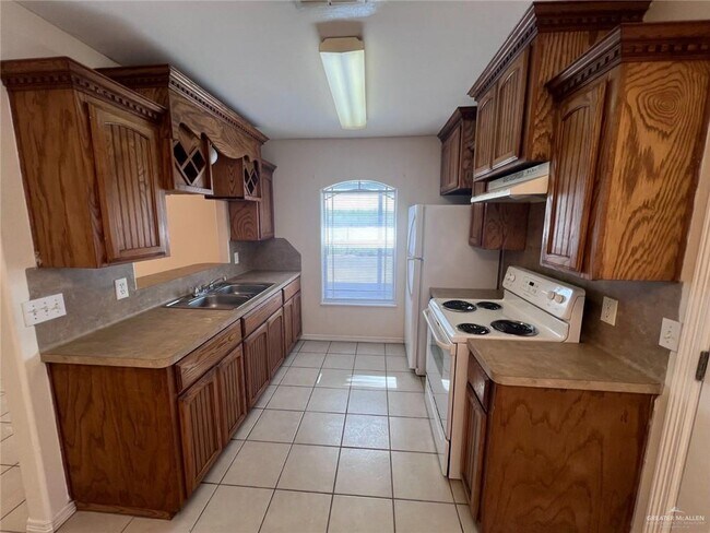 Building Photo - 20 Diamondhead Ave