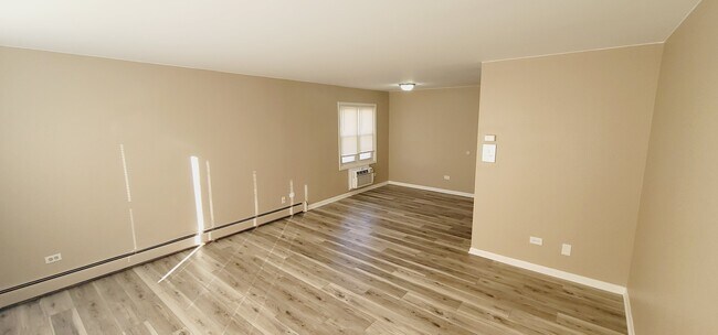 Building Photo - 10921-10923 S Keating Ave