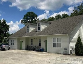 Building Photo - 700 Sykes St