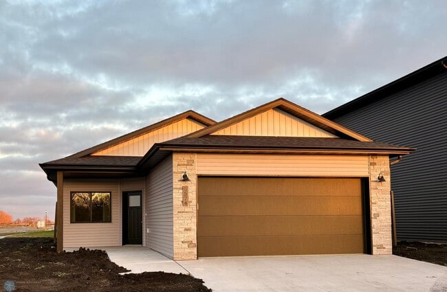 Primary Photo - 6574 68th St S