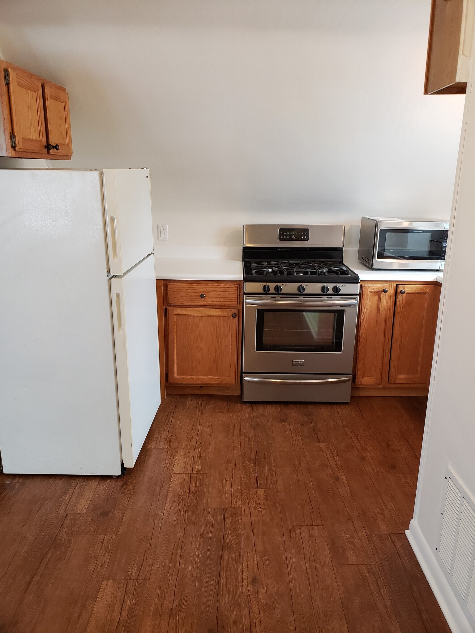 Building Photo - 557 4th St