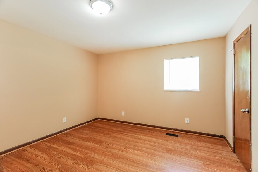 Building Photo - 901 Eldorado Dr