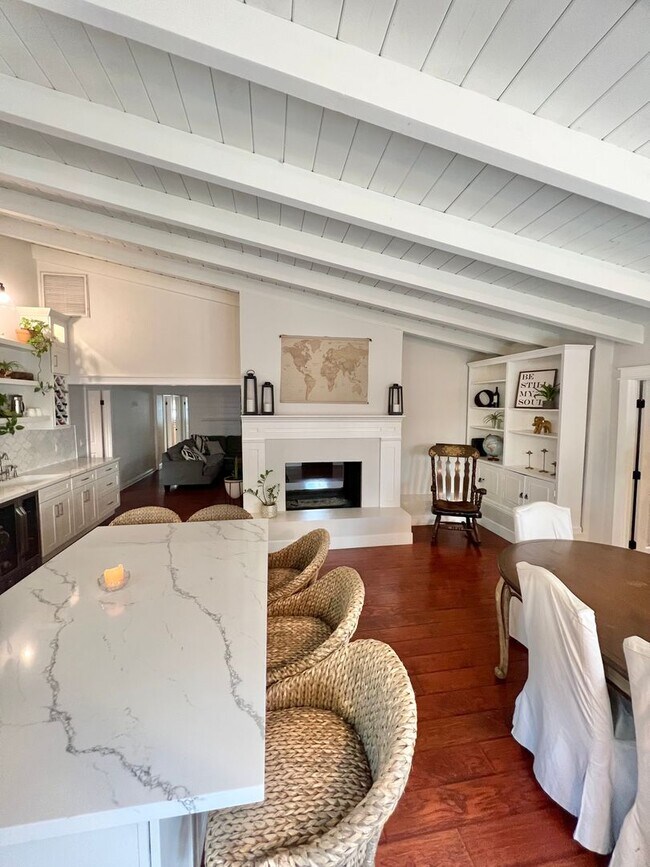 Building Photo - Spacious Remodeled Home Near El Dorado Park