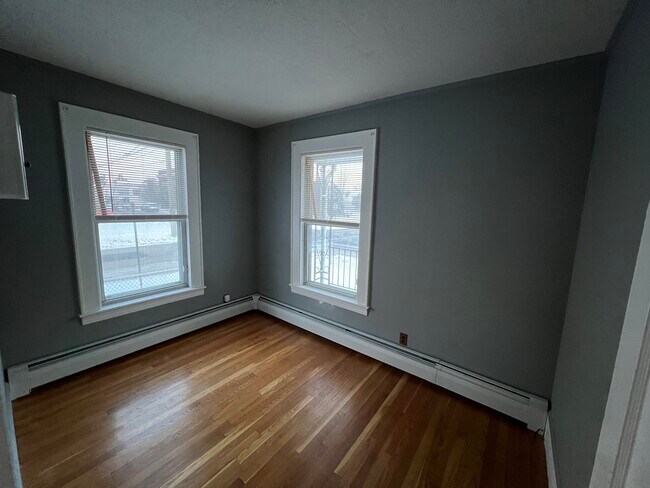 Bedroom - 136 Hall St
