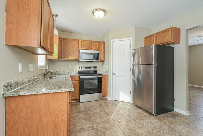 Building Photo - 5624 Fairway Forest Dr