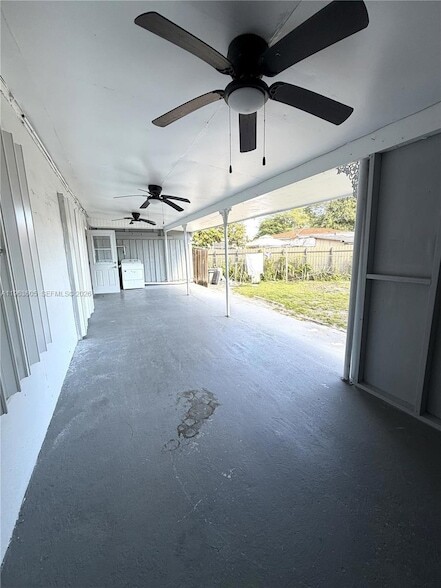 Building Photo - 121 Flagami Blvd