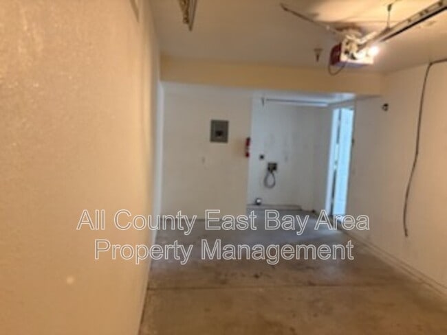 Building Photo - 37022 Locust St