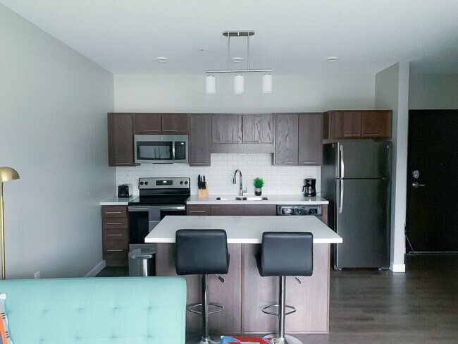 Building Photo - 1400 E Walnut St