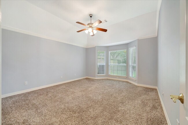 Building Photo - 2421 Baycrest Dr