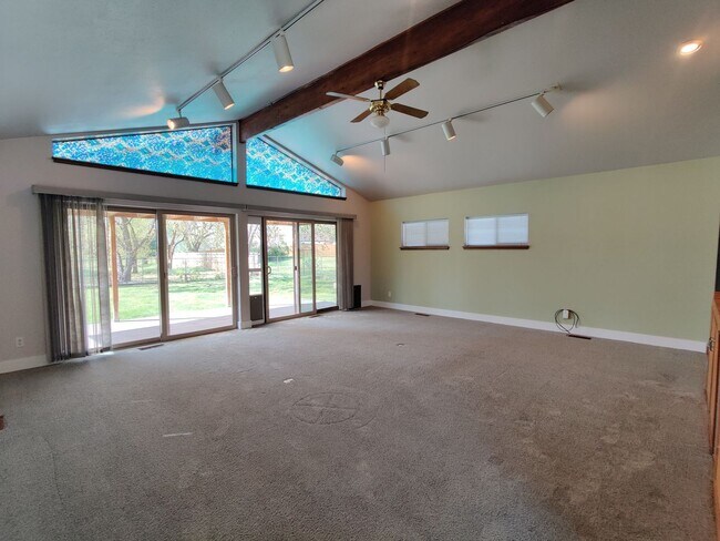 Building Photo - Your Next Home in the Heart of Richland — ...