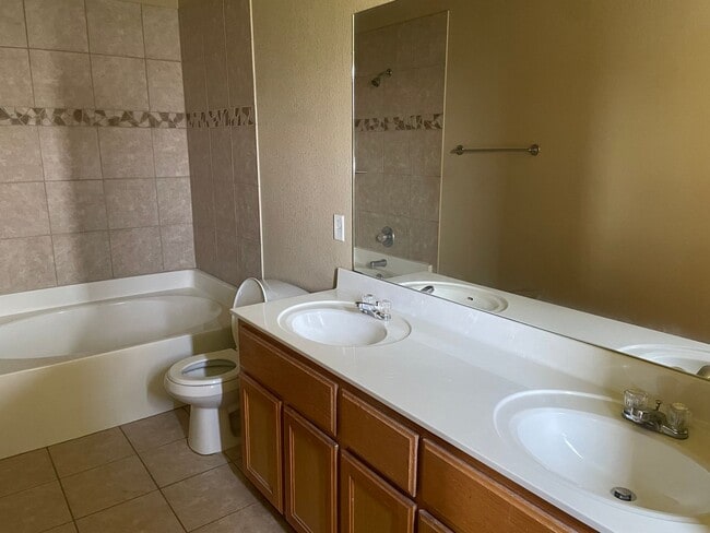 Building Photo - 202 Coby Dr