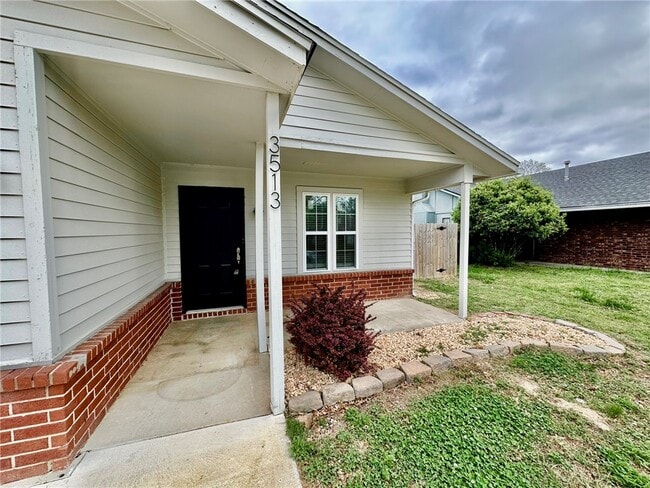 Building Photo - 3513 W Wood St