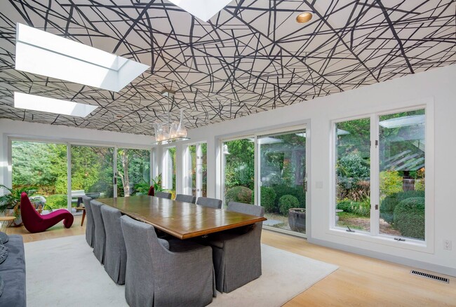 Building Photo - 138 Merchants Path