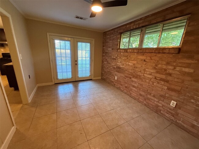 Building Photo - 6302 Thrush Dr