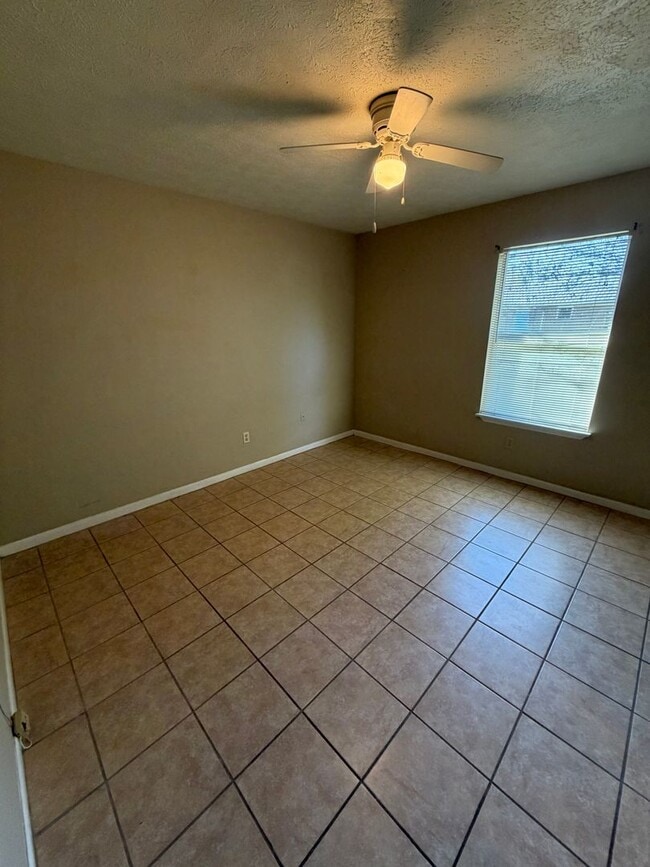 Building Photo - 600 N Bob Little Rd