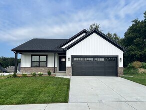 Building Photo - 2503 Treeline Drive