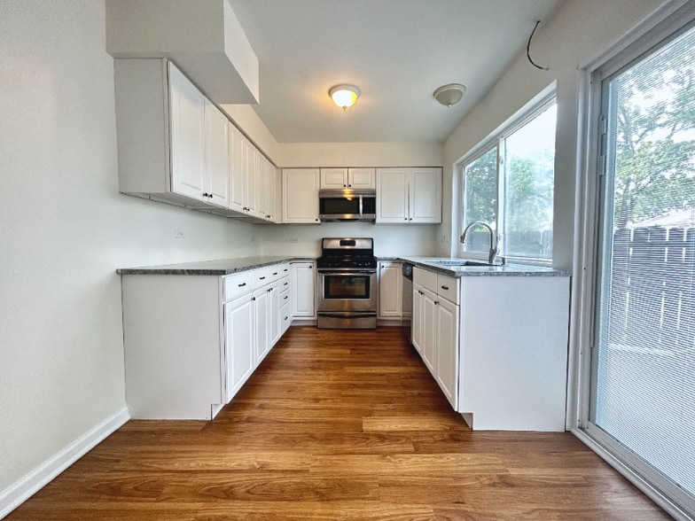 Building Photo - 1949 Governors Ln