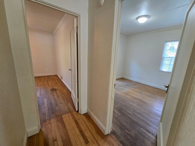 Building Photo - Adorable South Hill Home! Available Now!