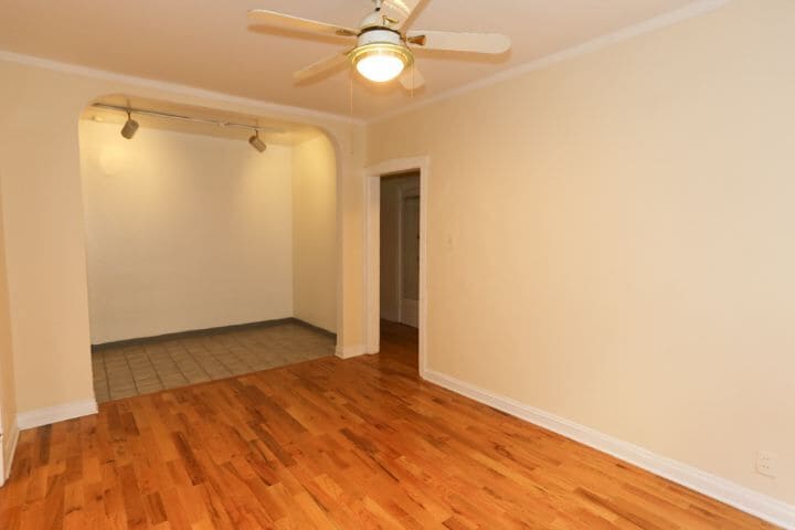 Building Photo - 457 W Melrose