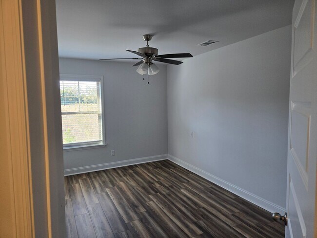 Building Photo - New Construction 4 Bedroom Townhome!