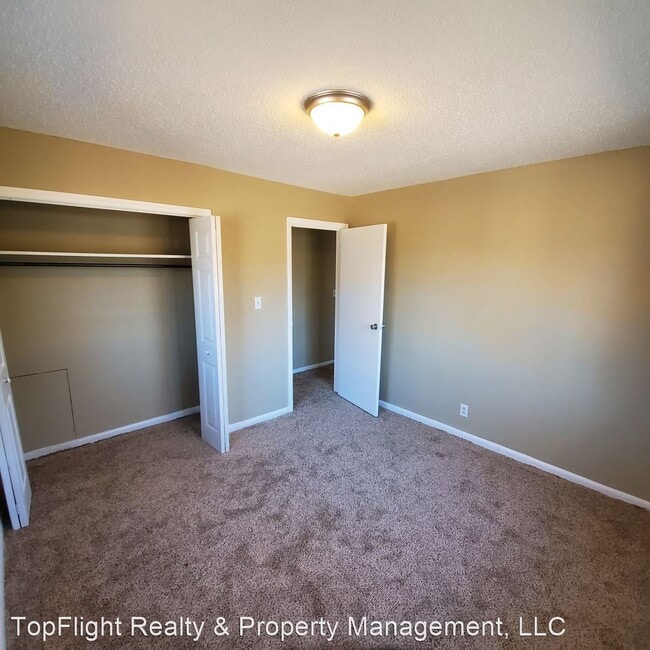 Building Photo - 4 br, 1 bath House - 108 Airport Rd.