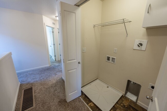 Building Photo - Three bedroom house in Hazel Dell - Built in 2014