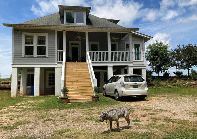 Building Photo - Turnkey Furnished Home on 5 Acres – Just B...