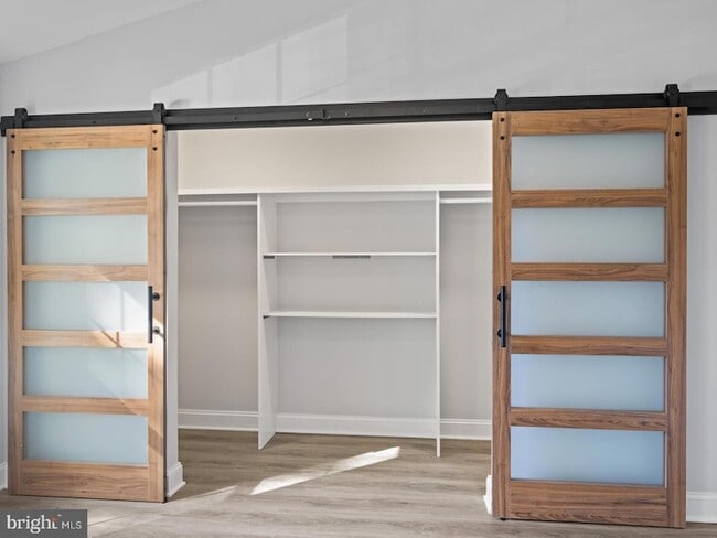 Building Photo - 13133 Park Crescent Cir