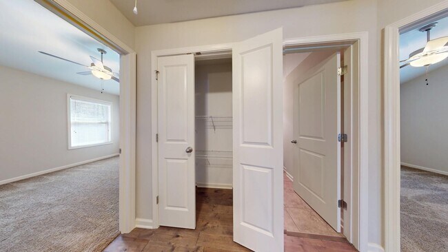 Building Photo - Solamere Subdivision