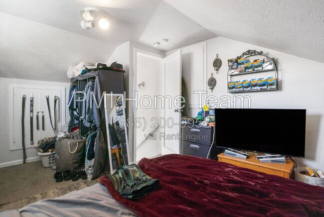 Building Photo - 732 Campbell Heights