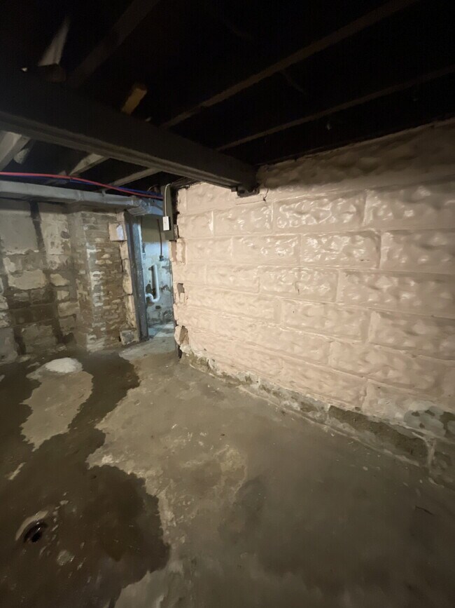 Building Photo - 618 Penn Ave