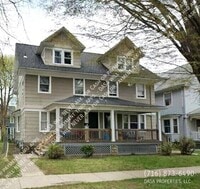 Building Photo - 270-272-272 Melville St