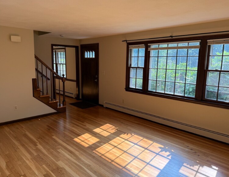 Building Photo - 17 Circle Rd