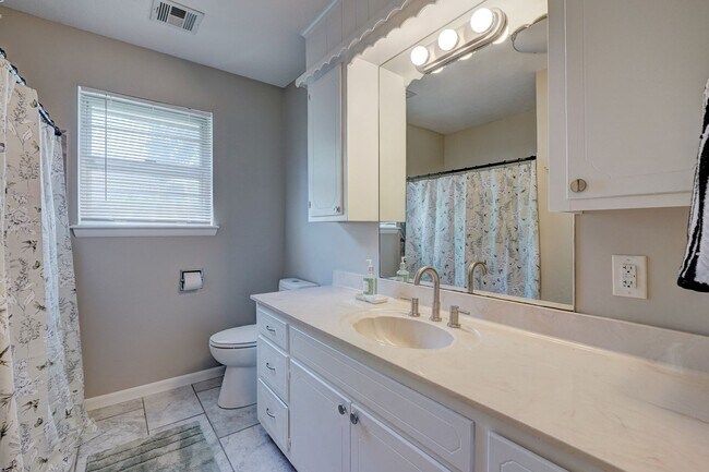 Building Photo - Turnkey Gem: Fully Furnished 5-Bedroom Home with Spacious Layout and Corner Lot!