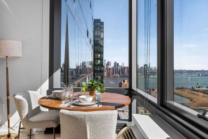 Building Photo - 33 Park View Ave