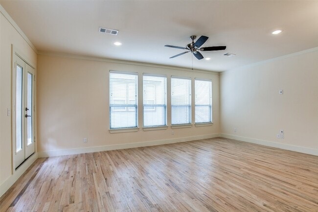 Building Photo - 4316 Hartford St