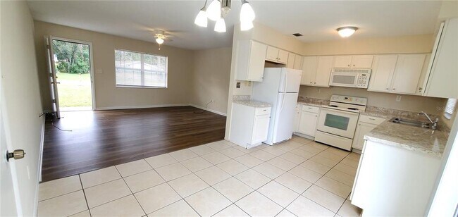 Building Photo - 8 Bahia Pl Loop