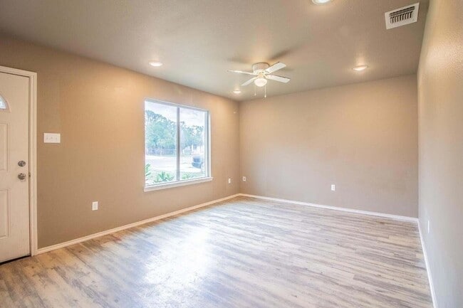 Building Photo - 1808 E Auburn St