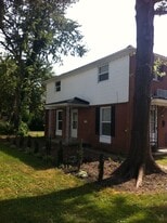 Building Photo - 221 W 9th Ave