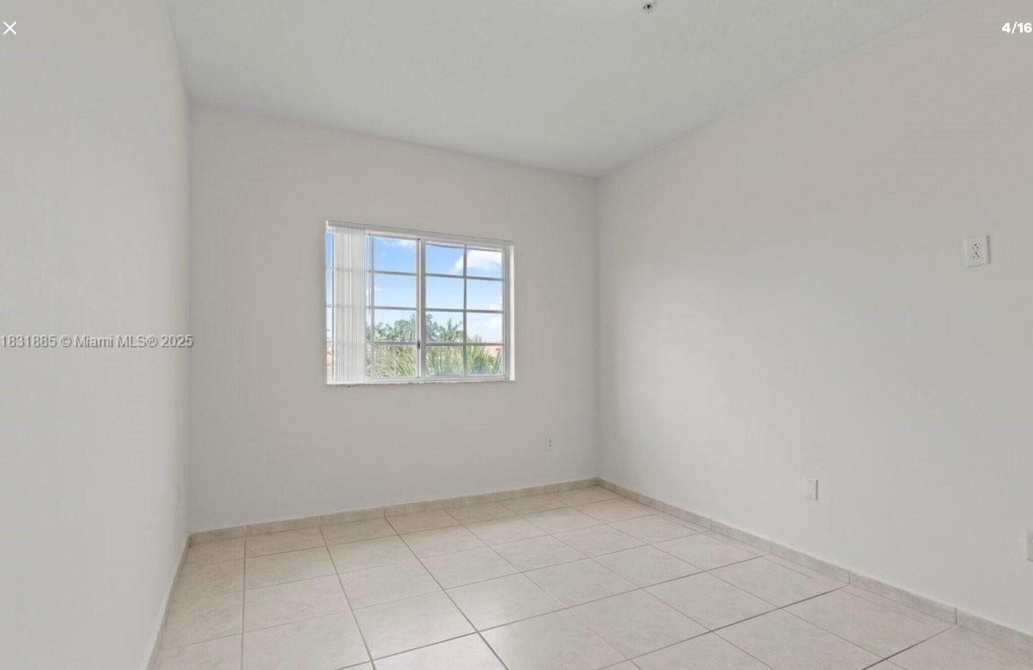 Building Photo - 7280 NW 114th Ave