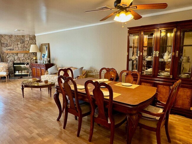 Building Photo - 2 Deer Ct Dr