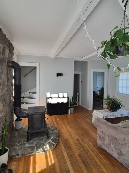 Building Photo - 27 Walling Rd